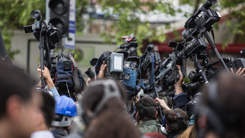 Journalists Gather in Tel Aviv to Support Kan Against Budget Cuts