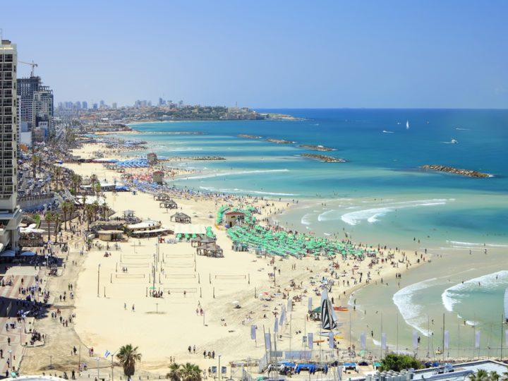מלחמת אחים? ריקודי עם בחוף הים של תל אביב זה בדיוק מה שעם ישראל צריך