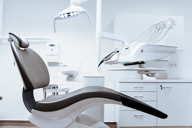 מה מספרים תושבי נתניה על רופאי השיניים שלהם?